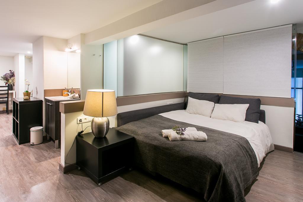 4 Rooms Barcelona Exterior photo